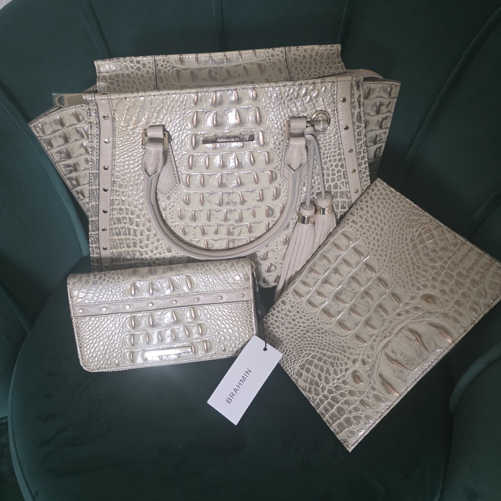 💖 HOST PICK 💖 NWT Brahmin Priscilla Satchel Suri Journal Set